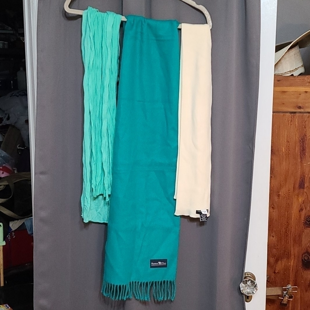 Bundle of 3‎ scarves